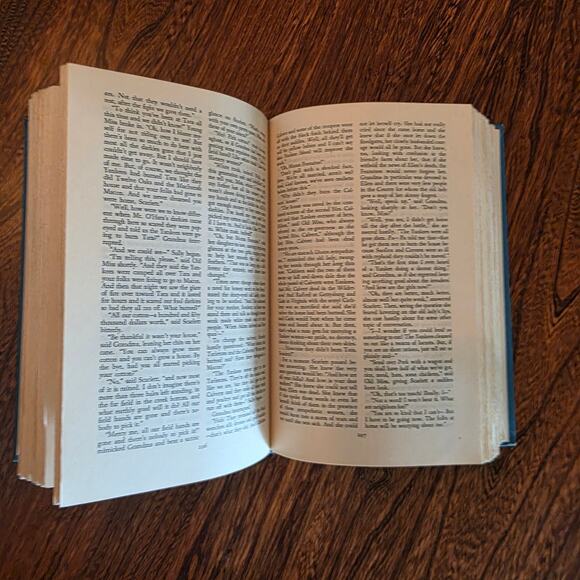 Vintage "Gone With The Wind" 1954 Edition Margaret Mitchell Hard cover book - Picture 4 of 7